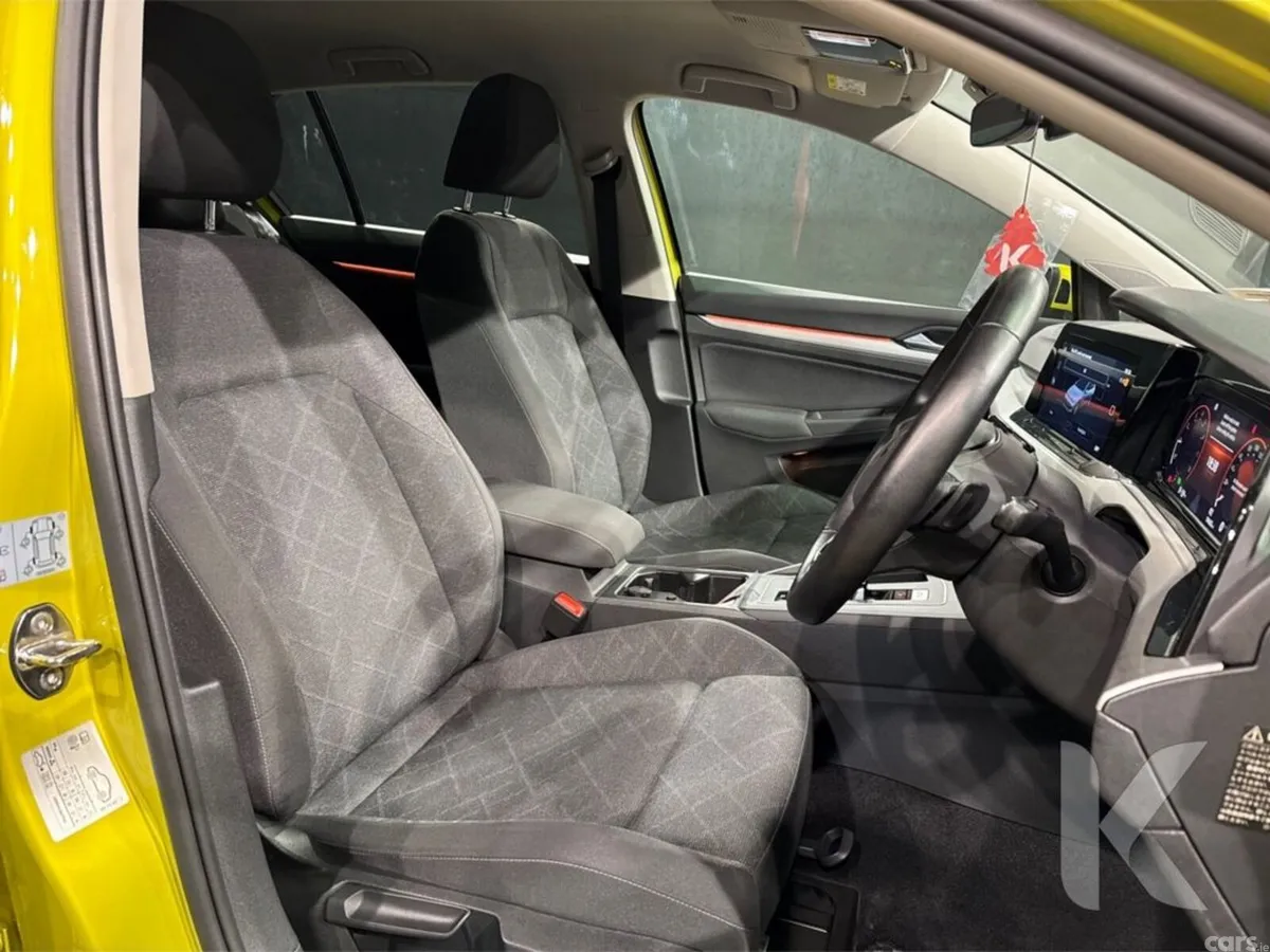 Volkswagen Golf Hatchback, Petrol Hybrid, 2021, Yellow