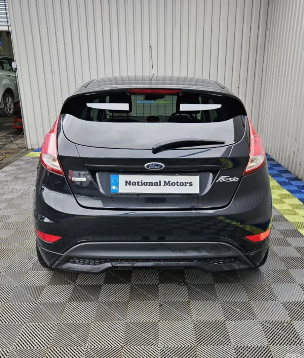Ford Fiesta Hatchback, Petrol, 2014, Black