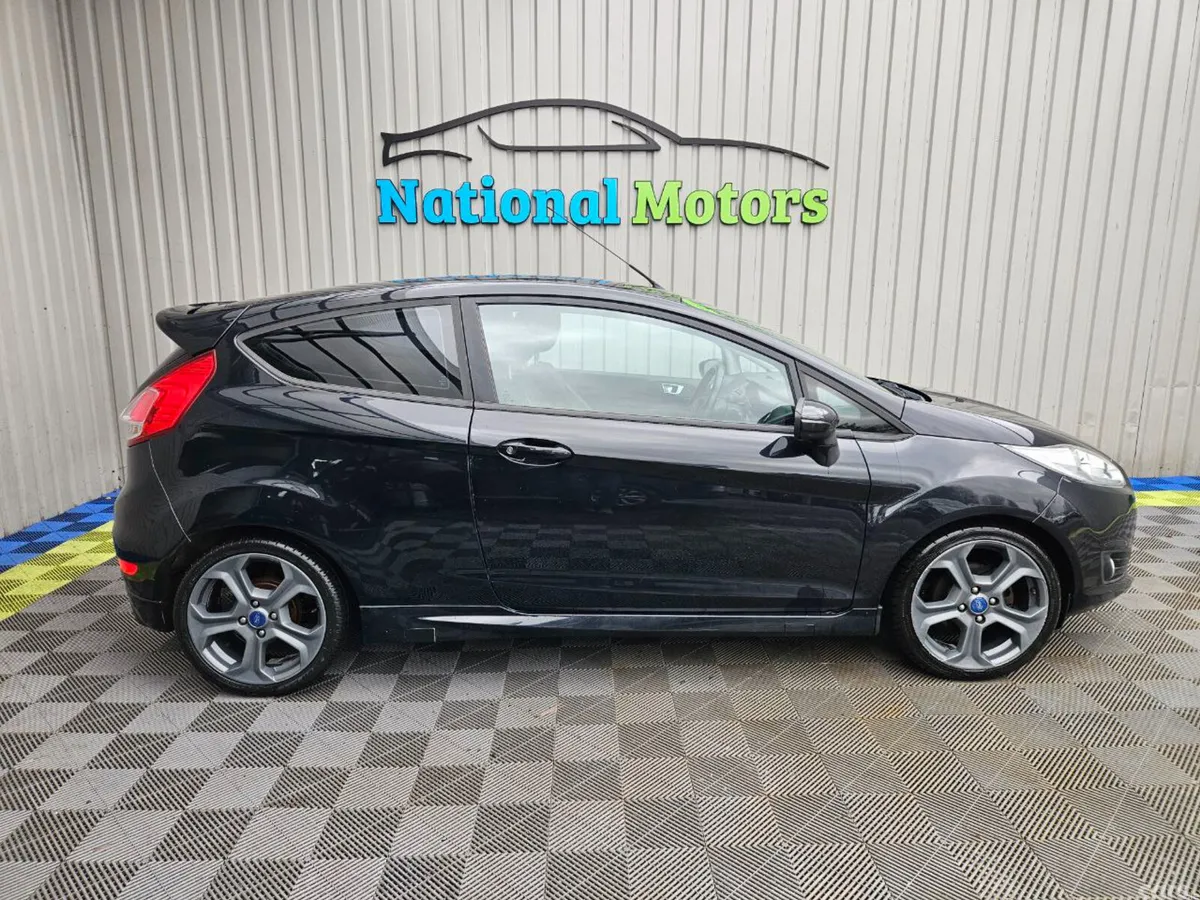 Ford Fiesta Hatchback, Petrol, 2014, Black