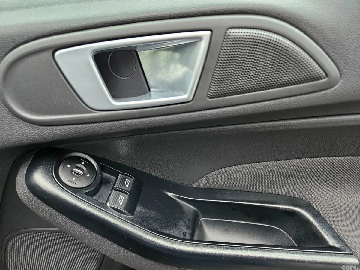 Ford Fiesta Hatchback, Petrol, 2014, Black
