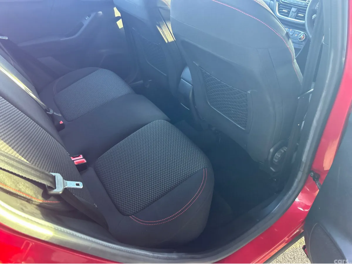 Ford Puma MPV, Petrol Hybrid, 2023, Red