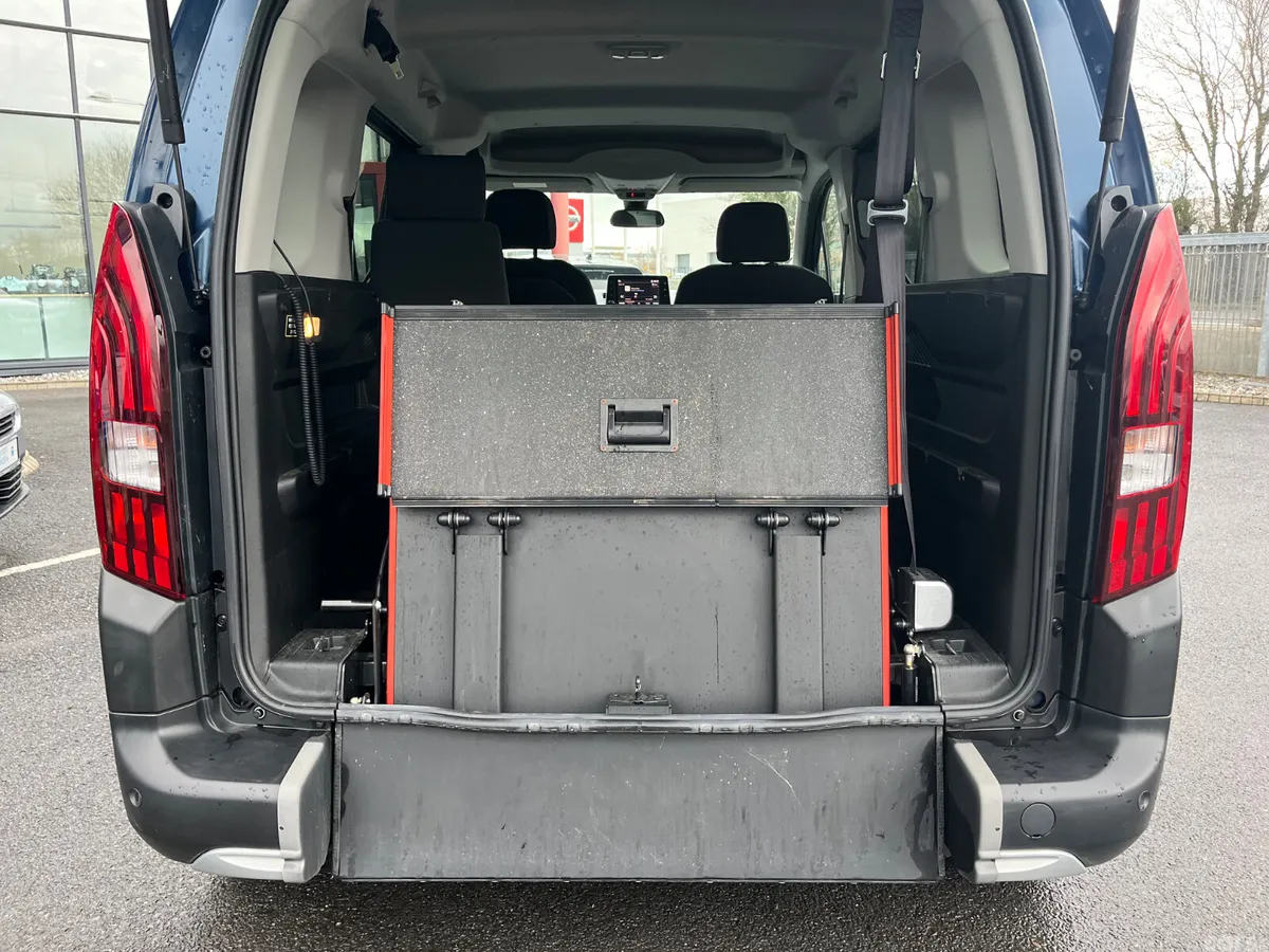 Peugeot Rifter MPV, Diesel, 2022, Blue