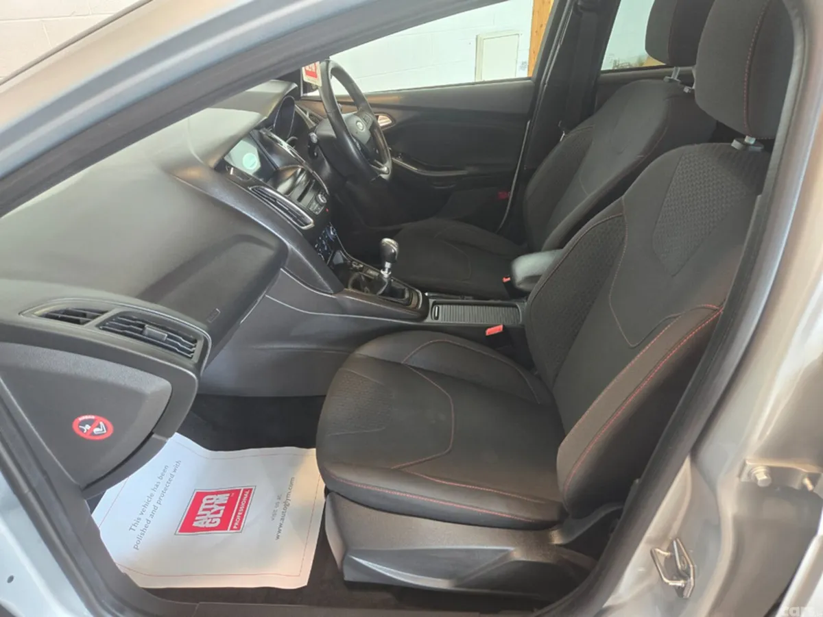 Ford Focus Hatchback, Diesel, 2017, Silver