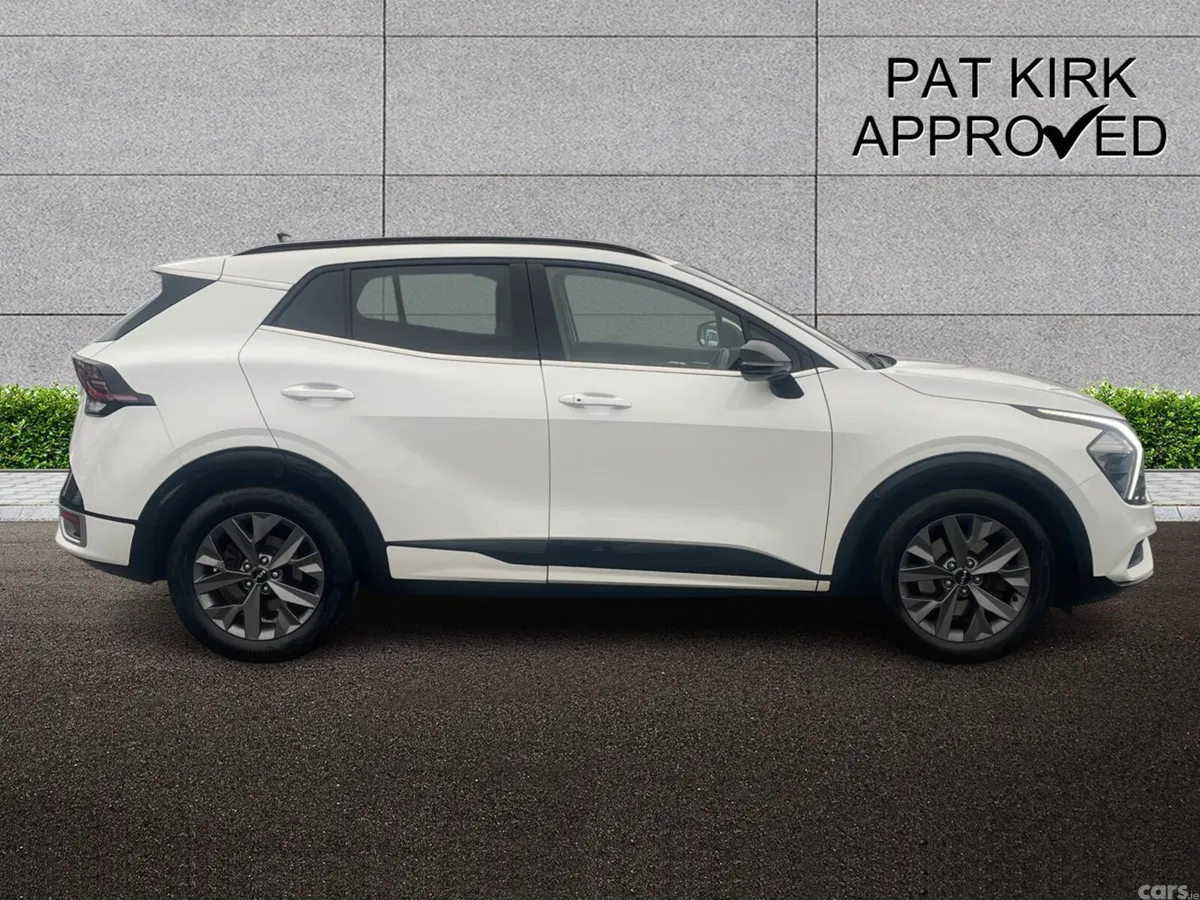 Kia Sportage Estate, Petrol Hybrid, 2023, White