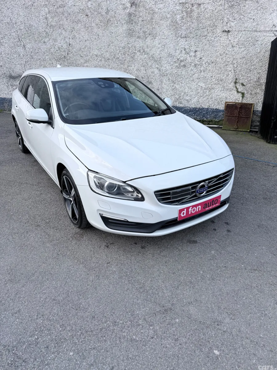 Volvo V60 Hatchback, Diesel, 2016, White