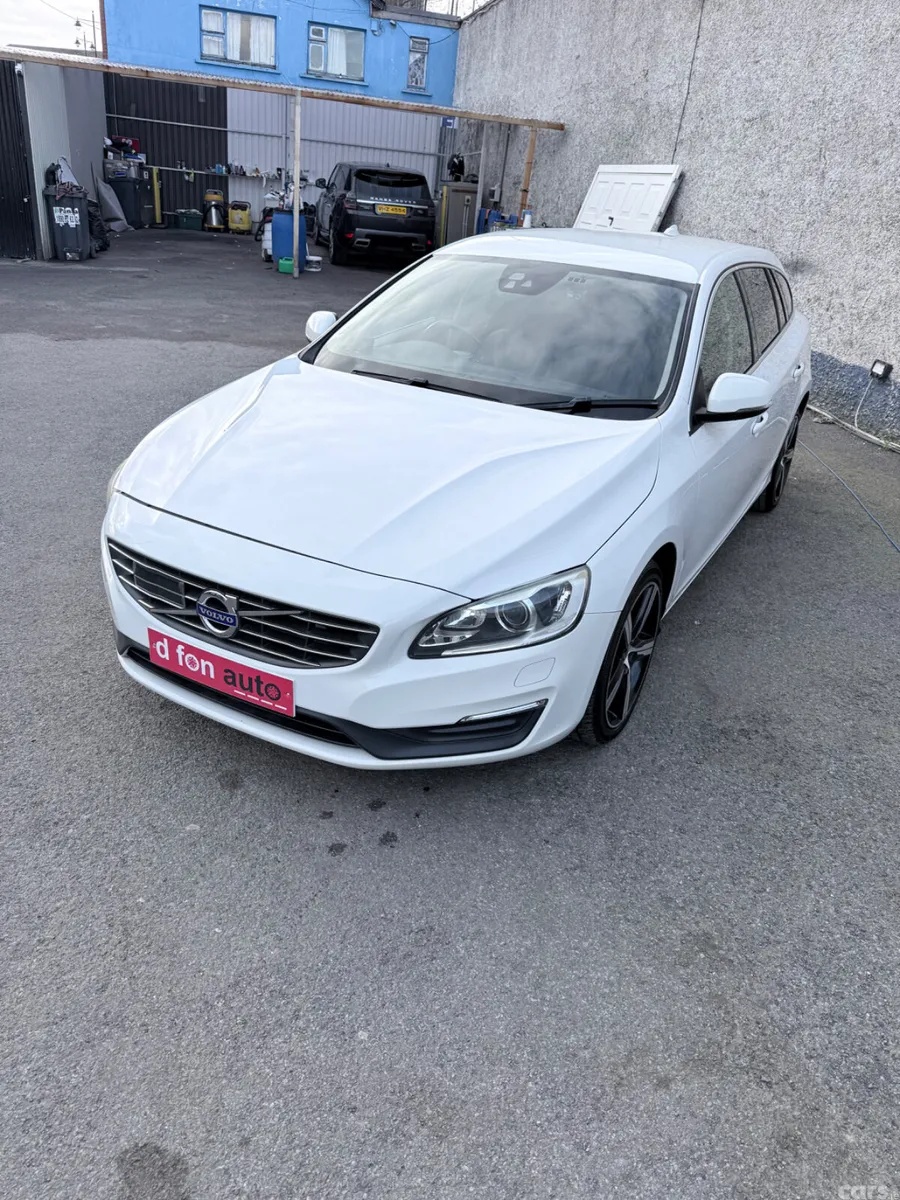 Volvo V60 Hatchback, Diesel, 2016, White