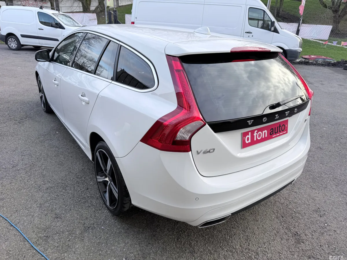 Volvo V60 Hatchback, Diesel, 2016, White