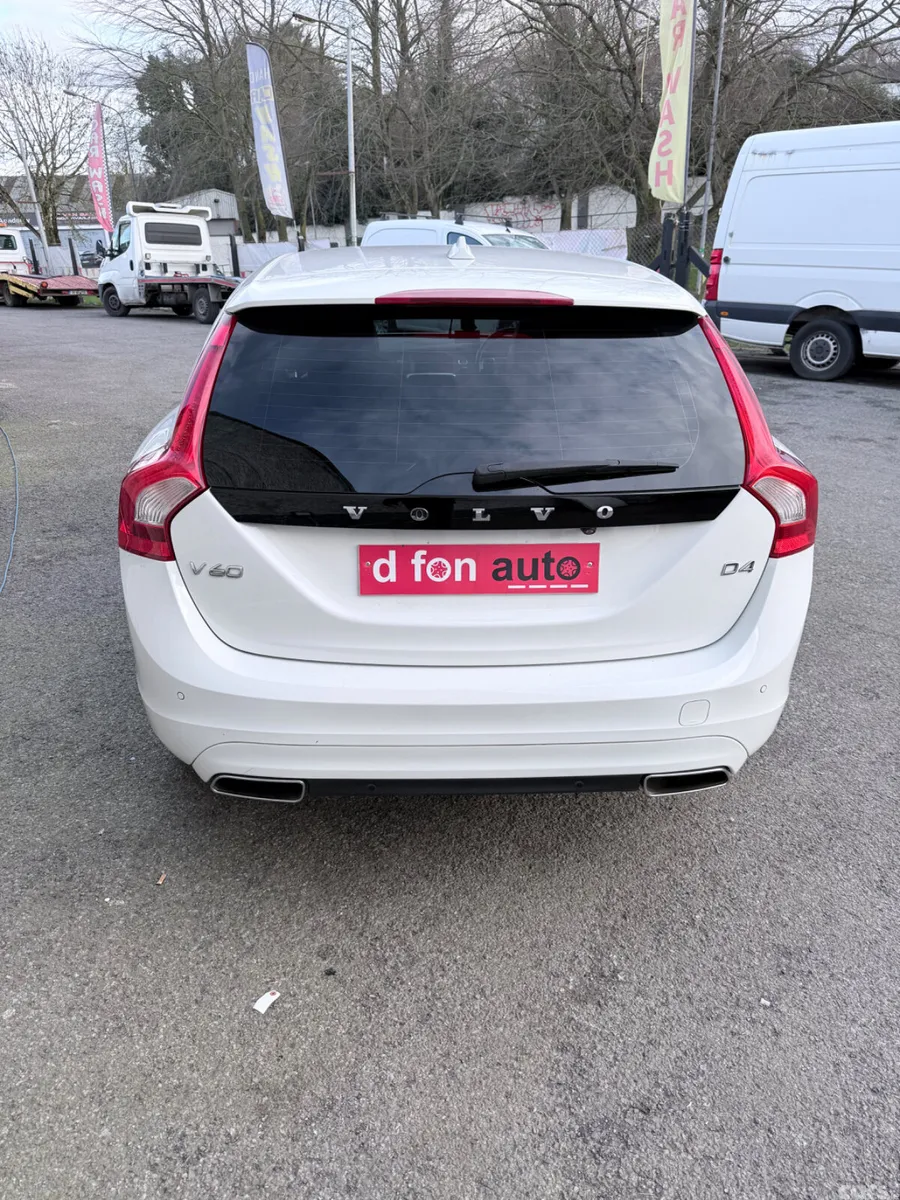 Volvo V60 Hatchback, Diesel, 2016, White