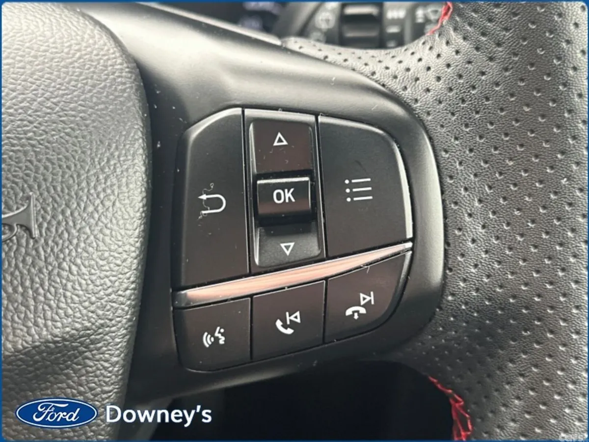 Ford Focus Hatchback, Petrol, 2023, White