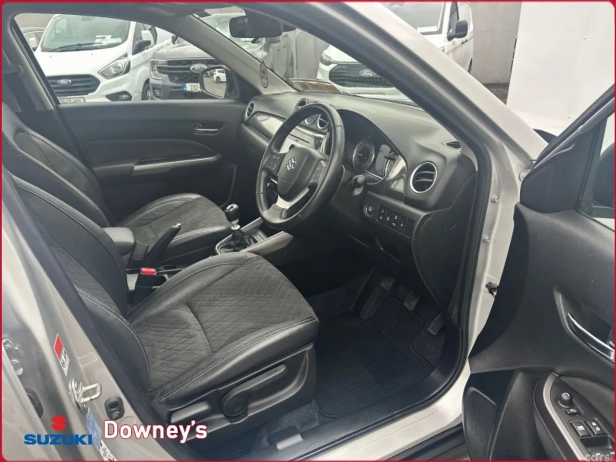 Suzuki Vitara SUV, Petrol, 2023, Silver