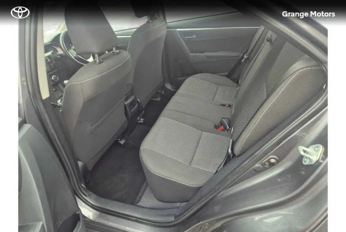 Toyota Corolla Saloon, Diesel, 2016, Grey
