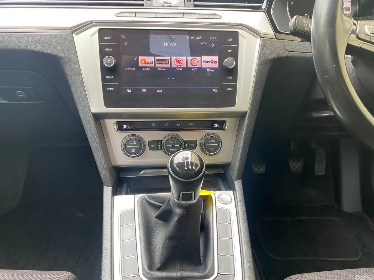 Volkswagen Passat Saloon, Diesel, 2018, Grey