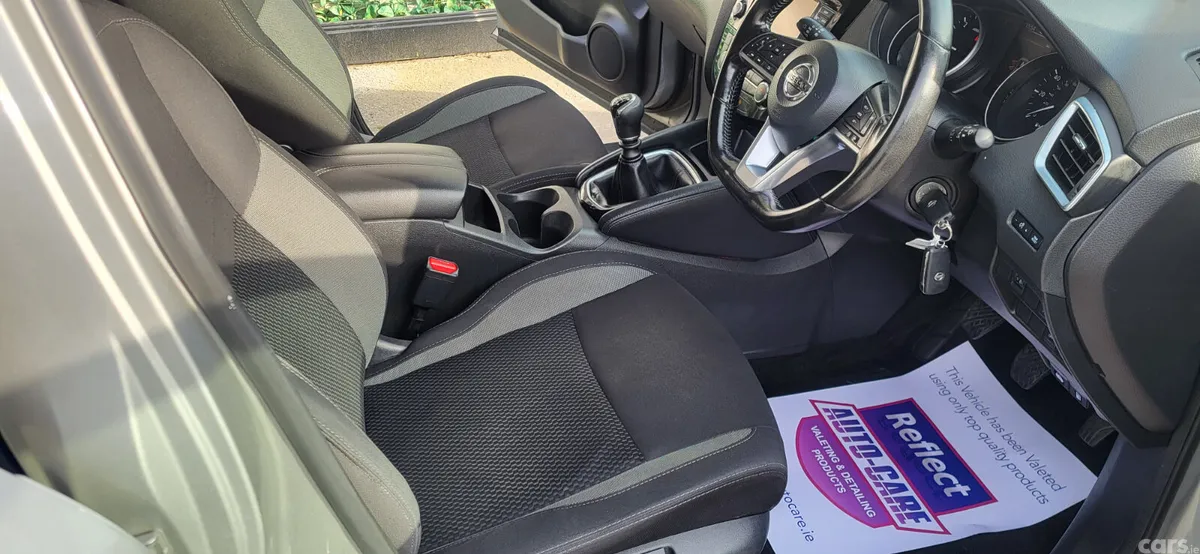 Nissan Qashqai Hatchback, Diesel, 2018, Silver