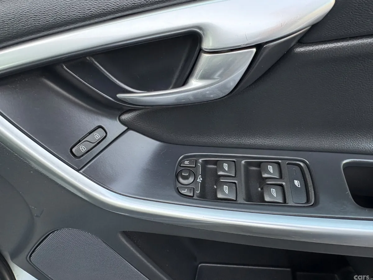 Volvo XC60 SUV, Diesel, 2017, Grey