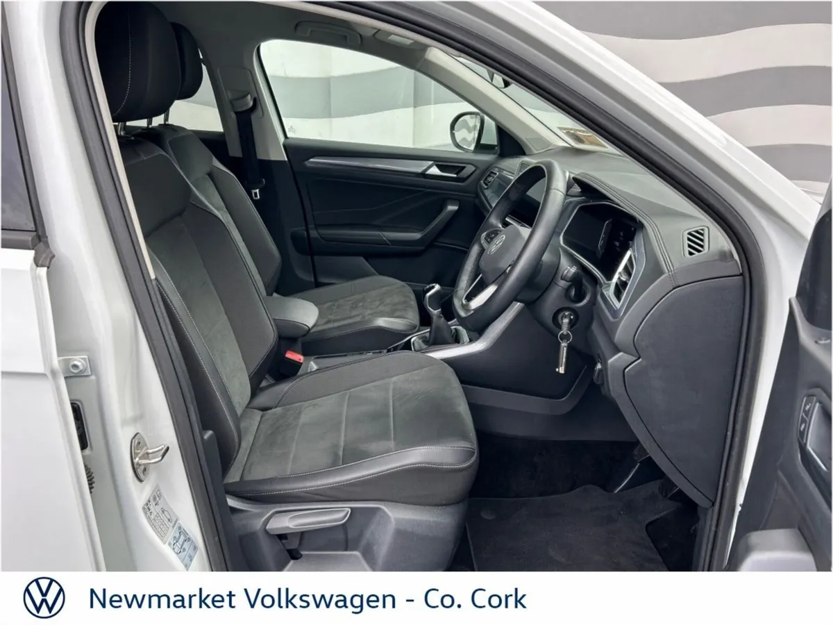 Volkswagen T-Roc SUV, Diesel, 2023, White
