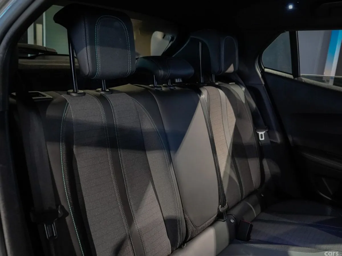 Peugeot 2008 MPV, Petrol, 2023, Grey