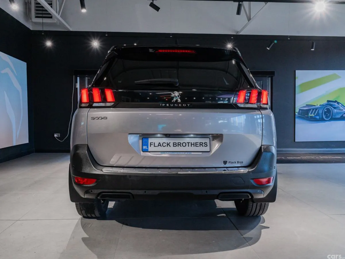 Peugeot 5008 MPV, Diesel, 2024, Grey