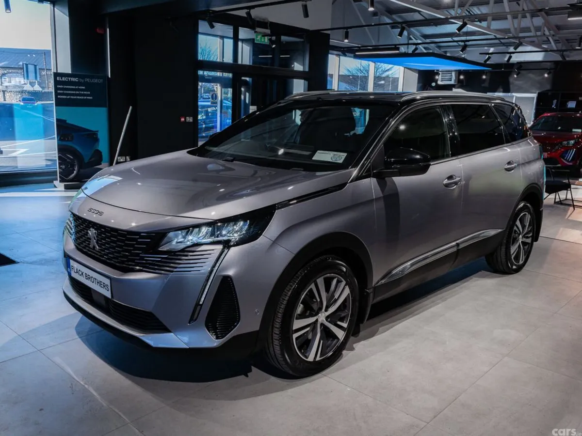 Peugeot 5008 MPV, Diesel, 2024, Grey