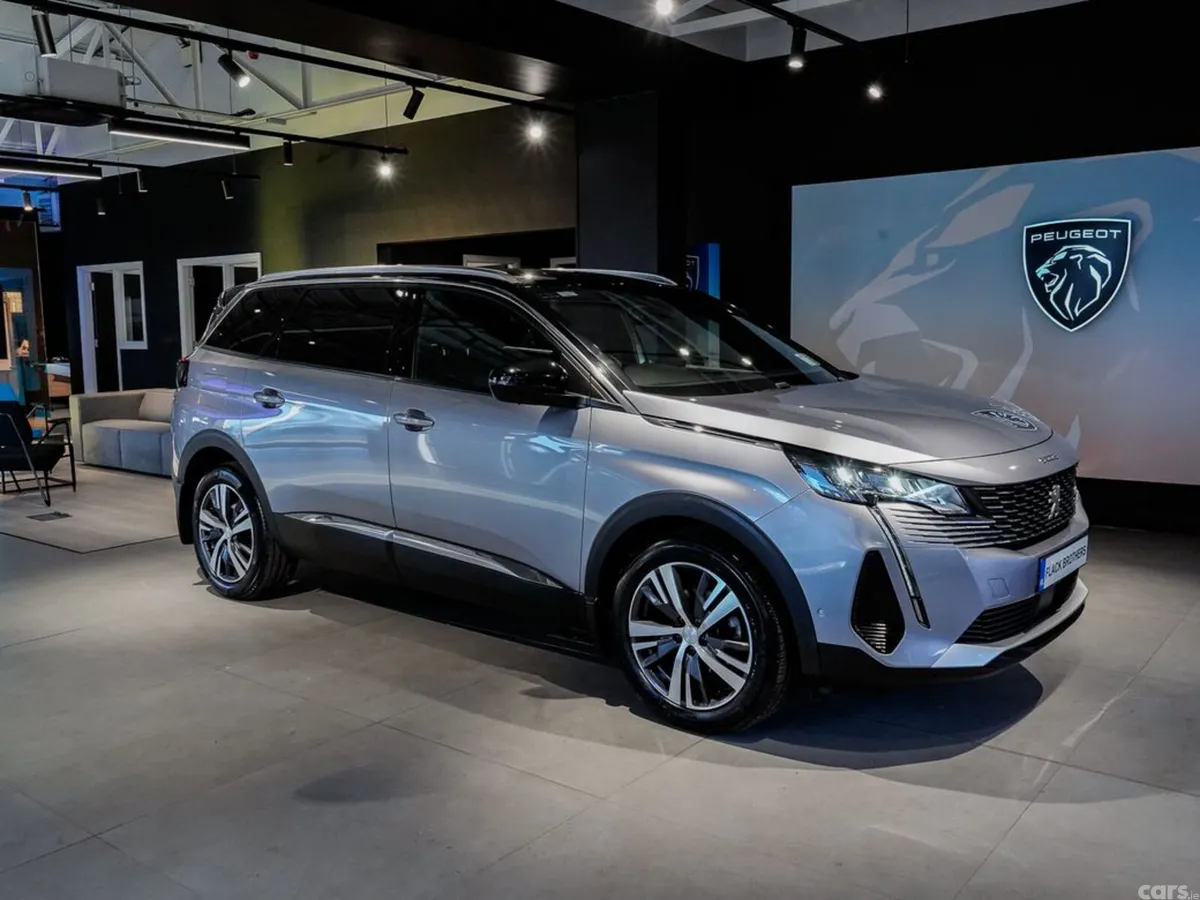 Peugeot 5008 MPV, Diesel, 2024, Grey