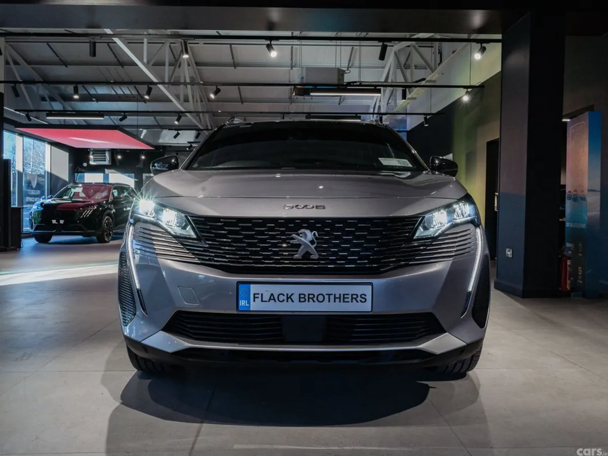 Peugeot 5008 MPV, Diesel, 2024, Grey