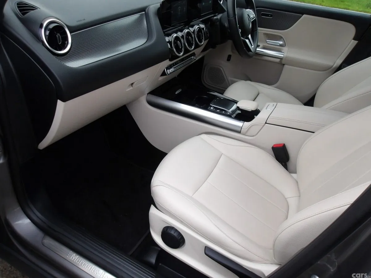 Mercedes-Benz GLA SUV, Diesel, 2022, Grey