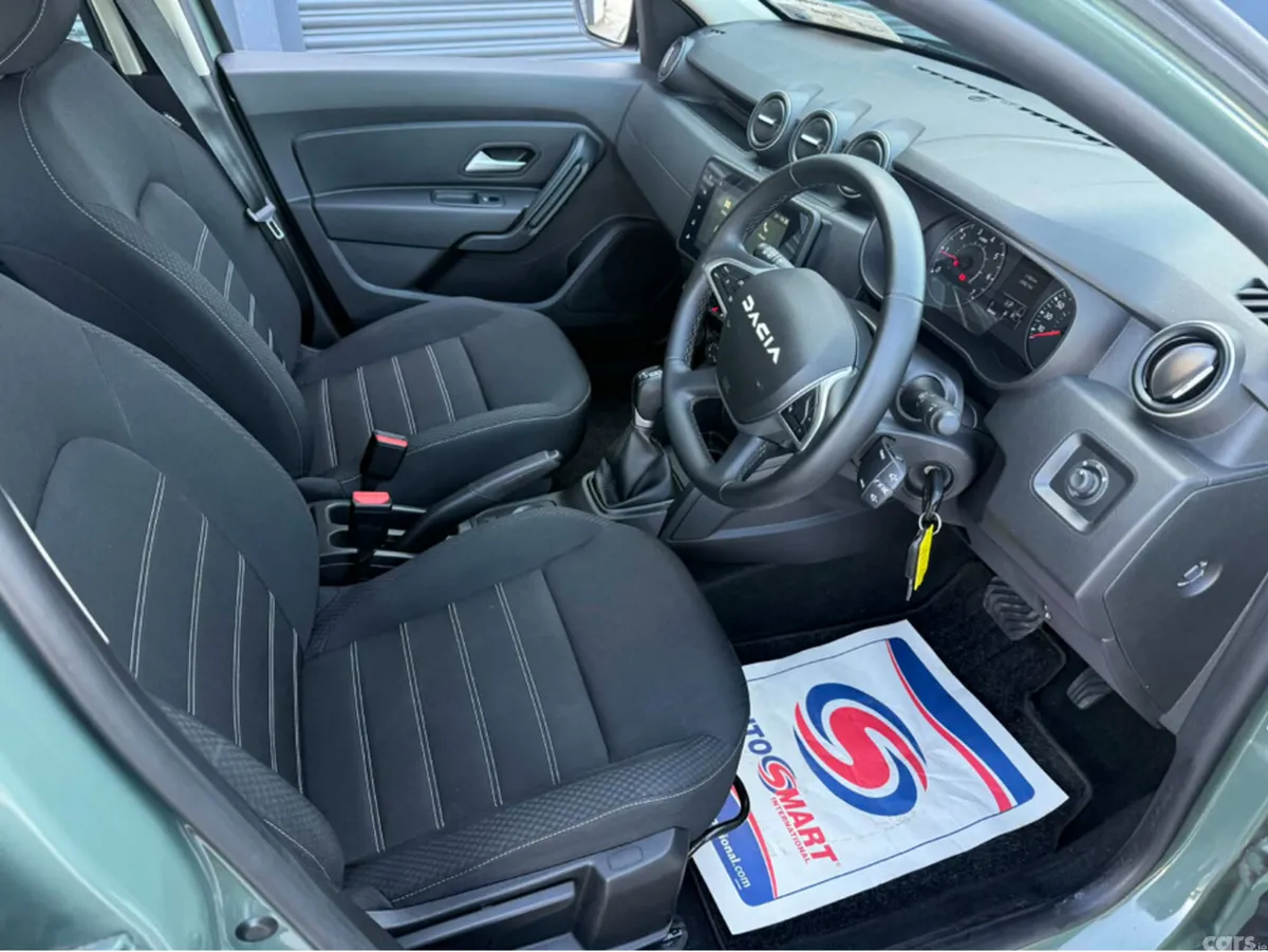 Dacia Duster MPV, Petrol, 2024, Grey
