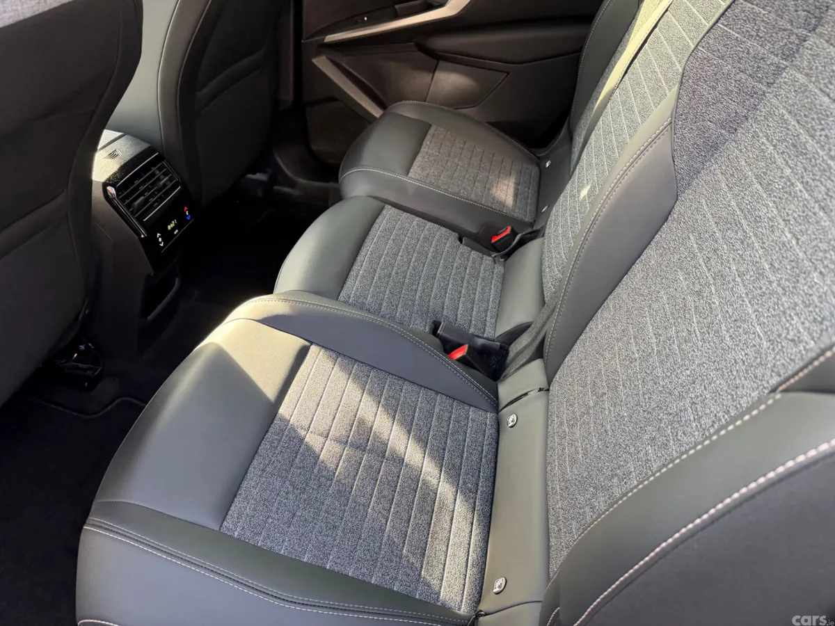 Peugeot 5008 MPV, Petrol, 2025, Blue