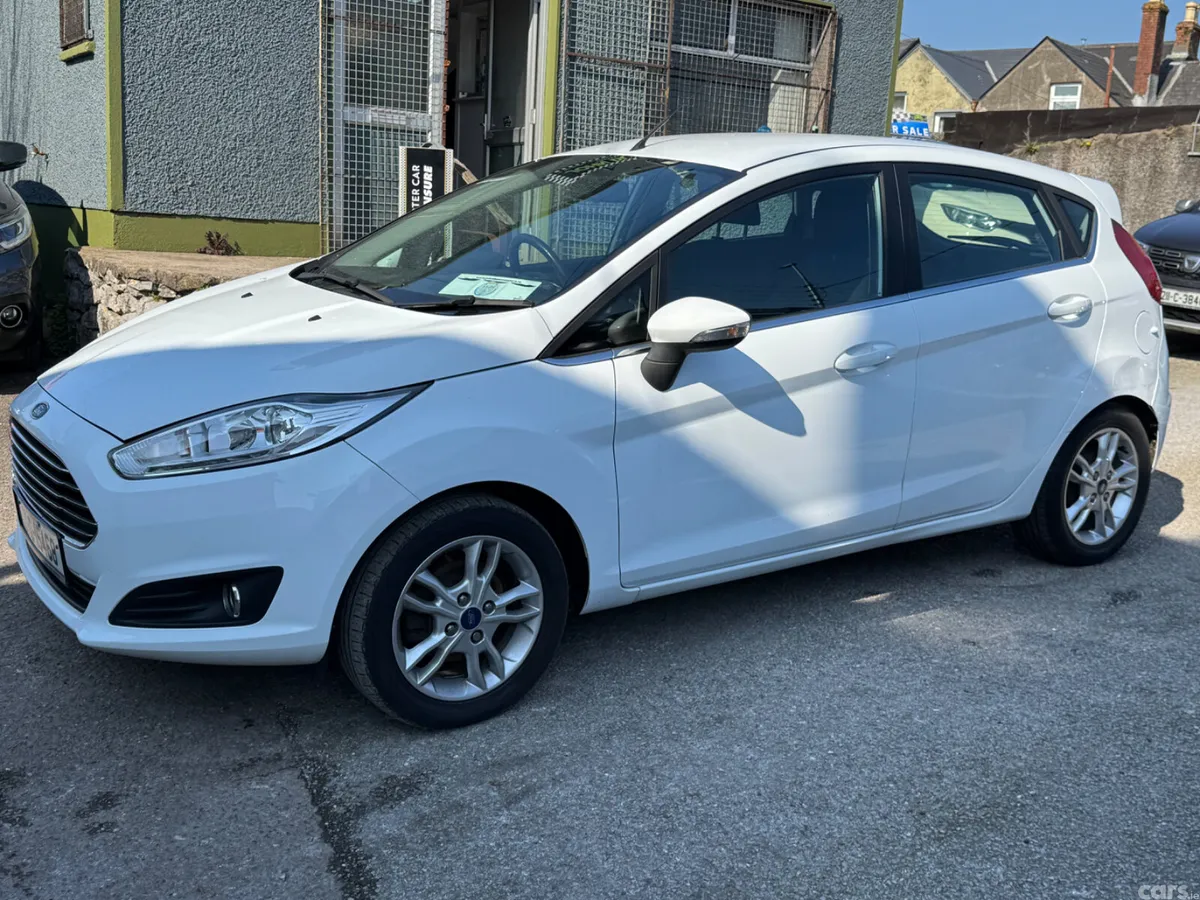 Ford Fiesta Hatchback, Diesel, 2017, White