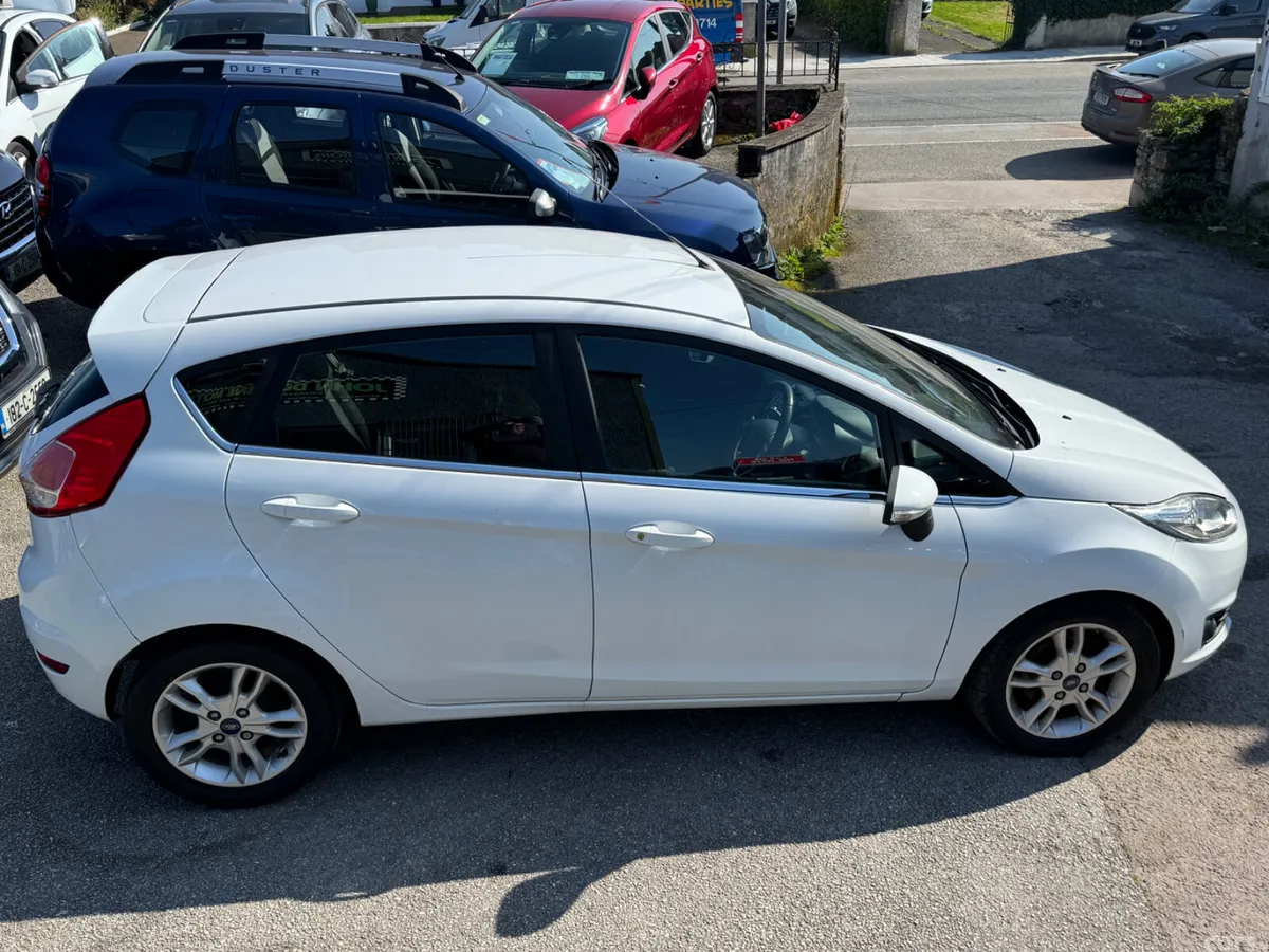 Ford Fiesta Hatchback, Diesel, 2017, White