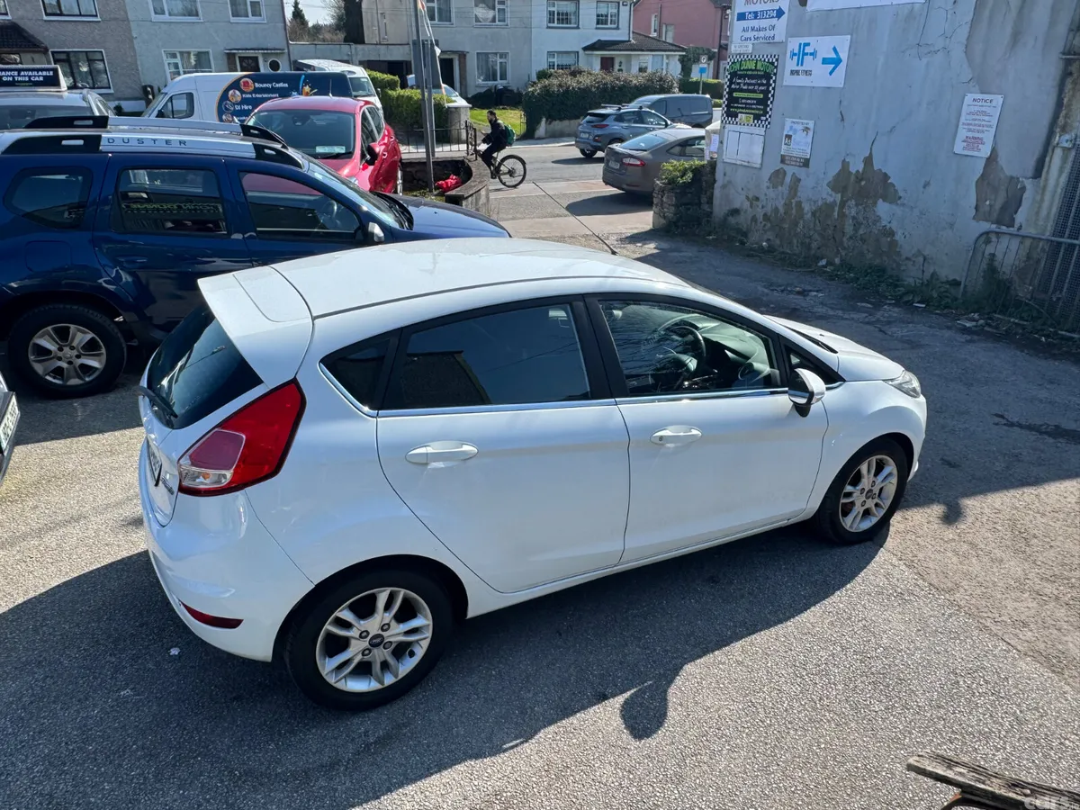 Ford Fiesta Hatchback, Diesel, 2017, White