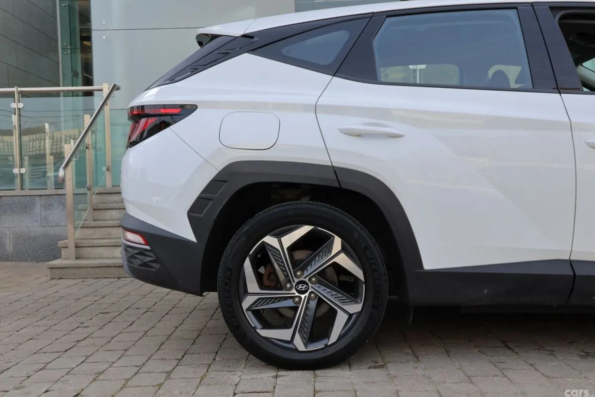 Hyundai Tucson SUV, Petrol Plug-in Hybrid, 2023, White