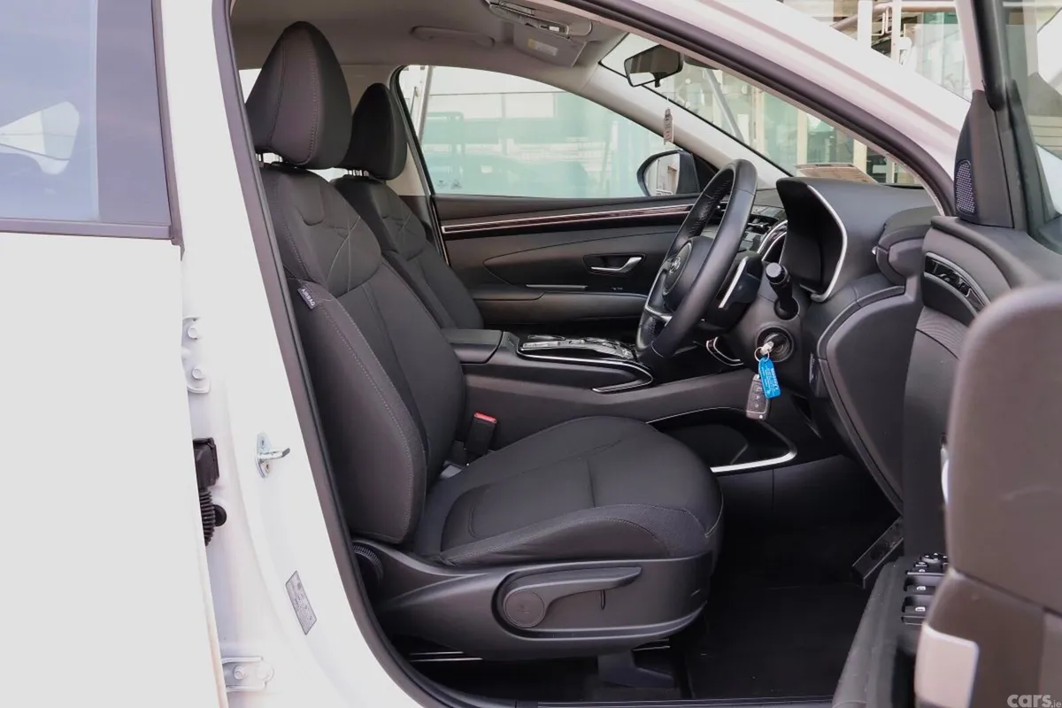 Hyundai Tucson SUV, Petrol Plug-in Hybrid, 2023, White