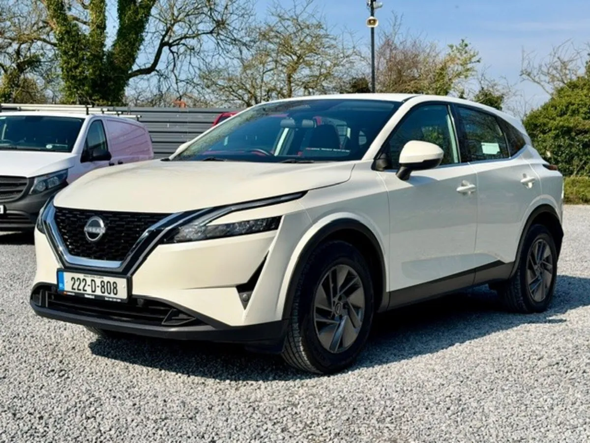 Nissan Qashqai MPV, Petrol, 2022, White