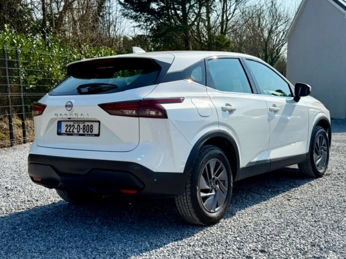 Nissan Qashqai MPV, Petrol, 2022, White