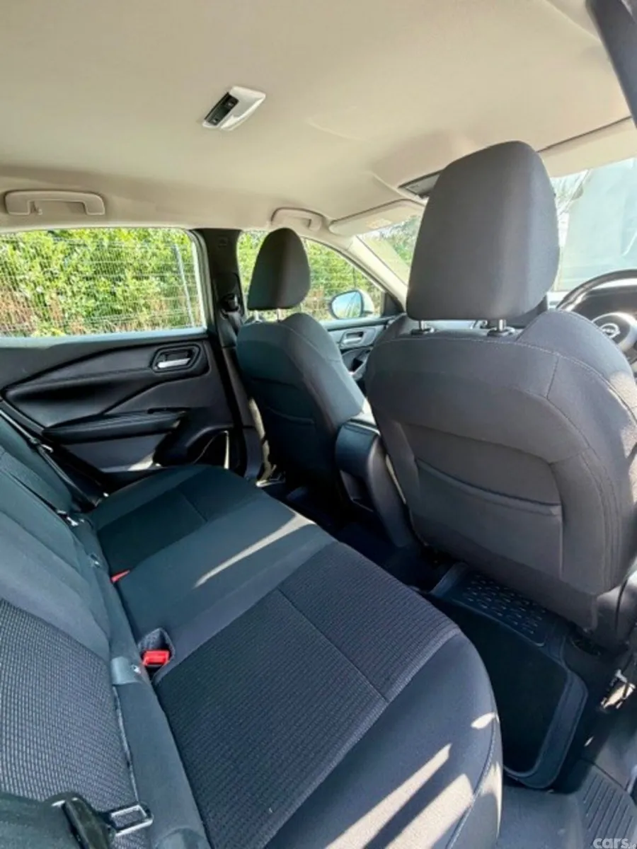 Nissan Qashqai MPV, Petrol, 2022, White