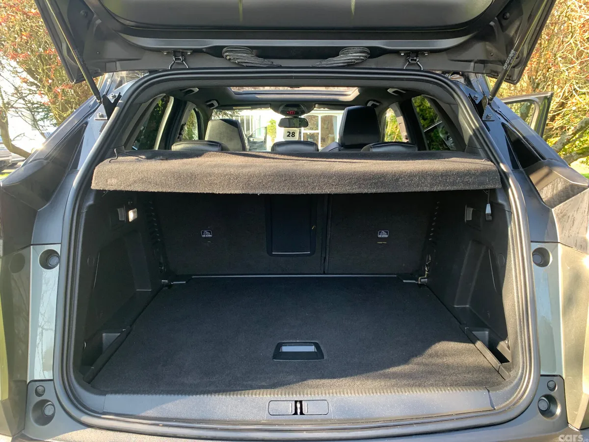 Peugeot 3008 MPV, Diesel, 2019, Grey
