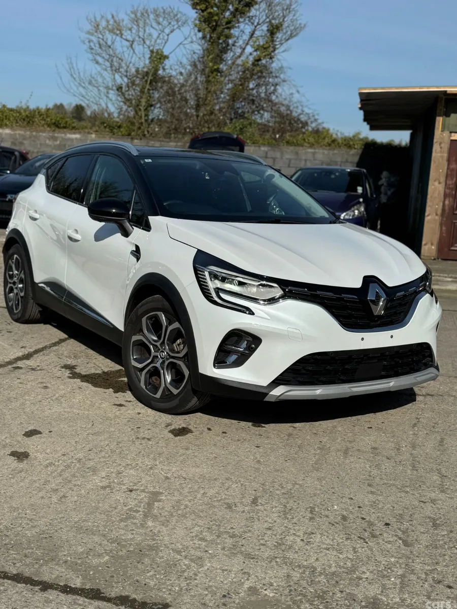 Renault Captur Hatchback, Petrol Hybrid, 2022, White