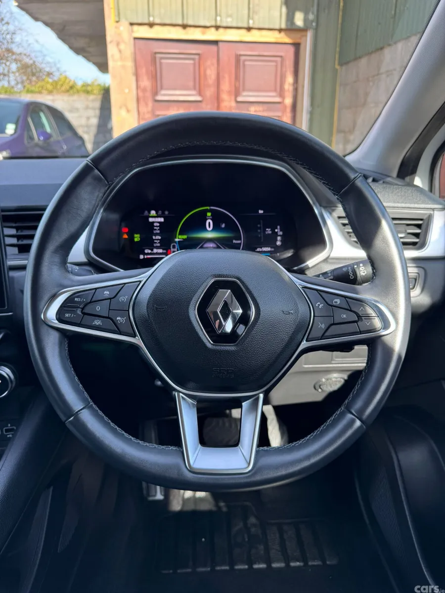 Renault Captur Hatchback, Petrol Hybrid, 2022, White