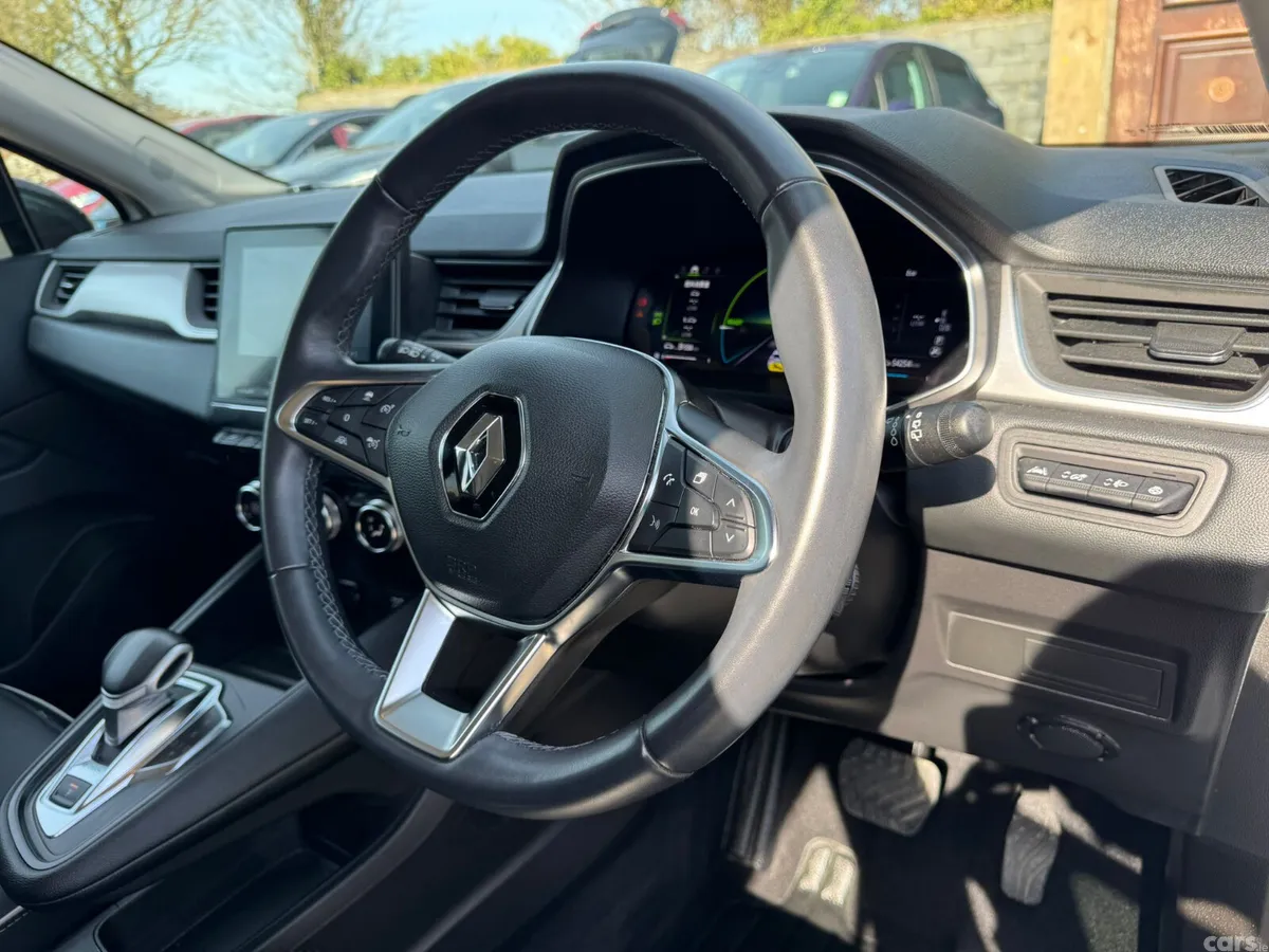 Renault Captur Hatchback, Petrol Hybrid, 2022, White