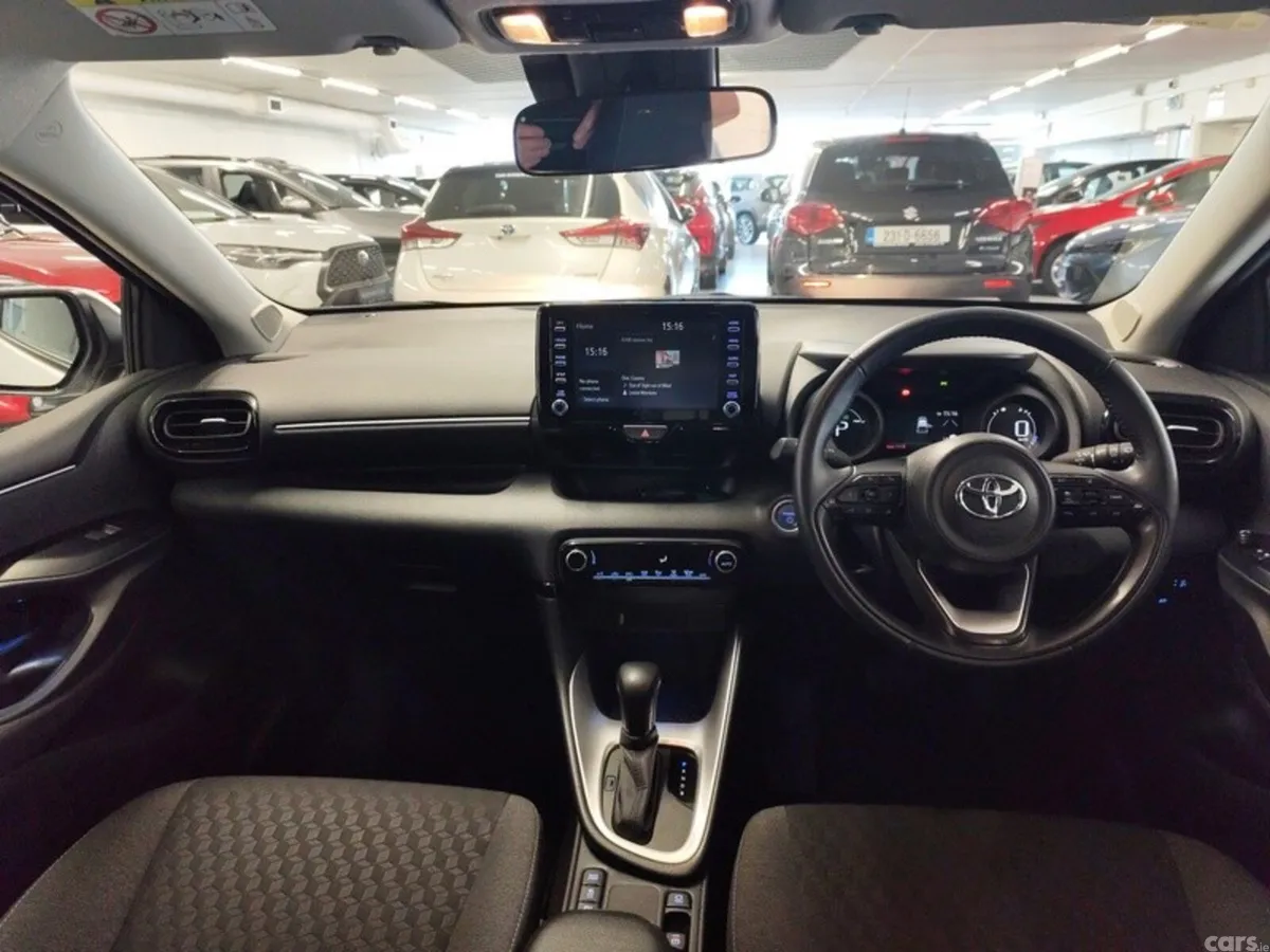 Toyota Yaris Hatchback, Petrol Hybrid, 2024, White