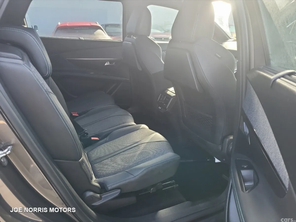 Peugeot 5008 SUV, Diesel, 2023, Grey