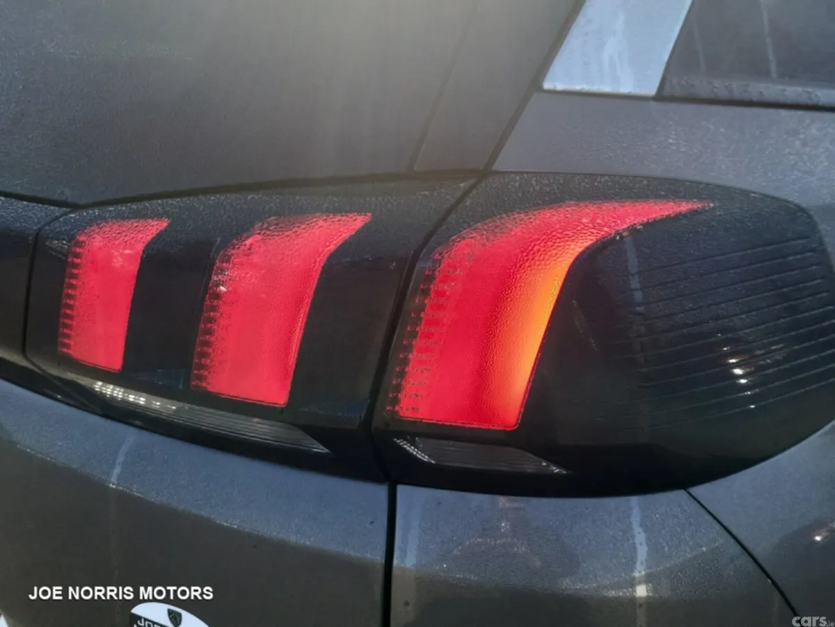 Peugeot 5008 SUV, Diesel, 2023, Grey