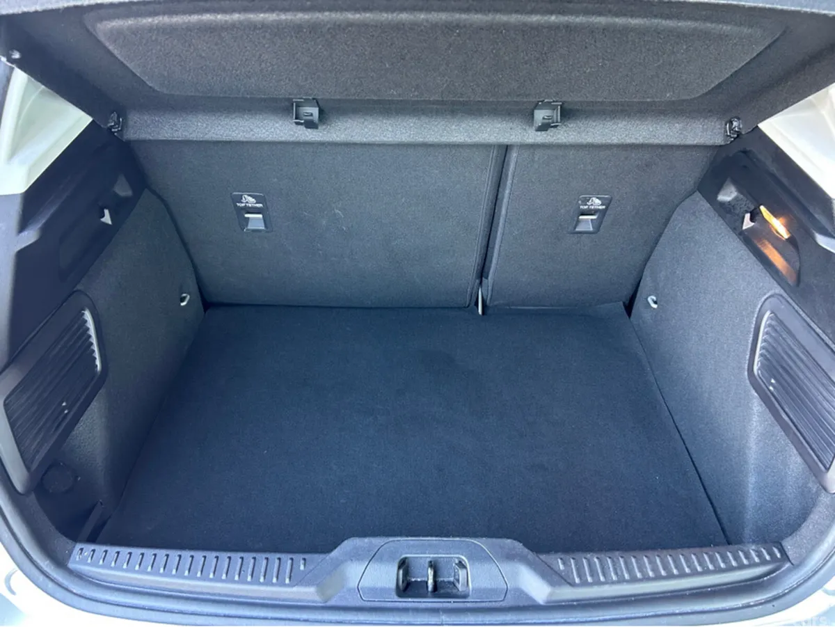 Ford Focus Hatchback, Petrol, 2021, Grey