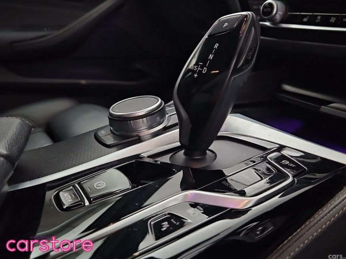 BMW 5-Series Saloon, Petrol Plug-in Hybrid, 2021, Blue