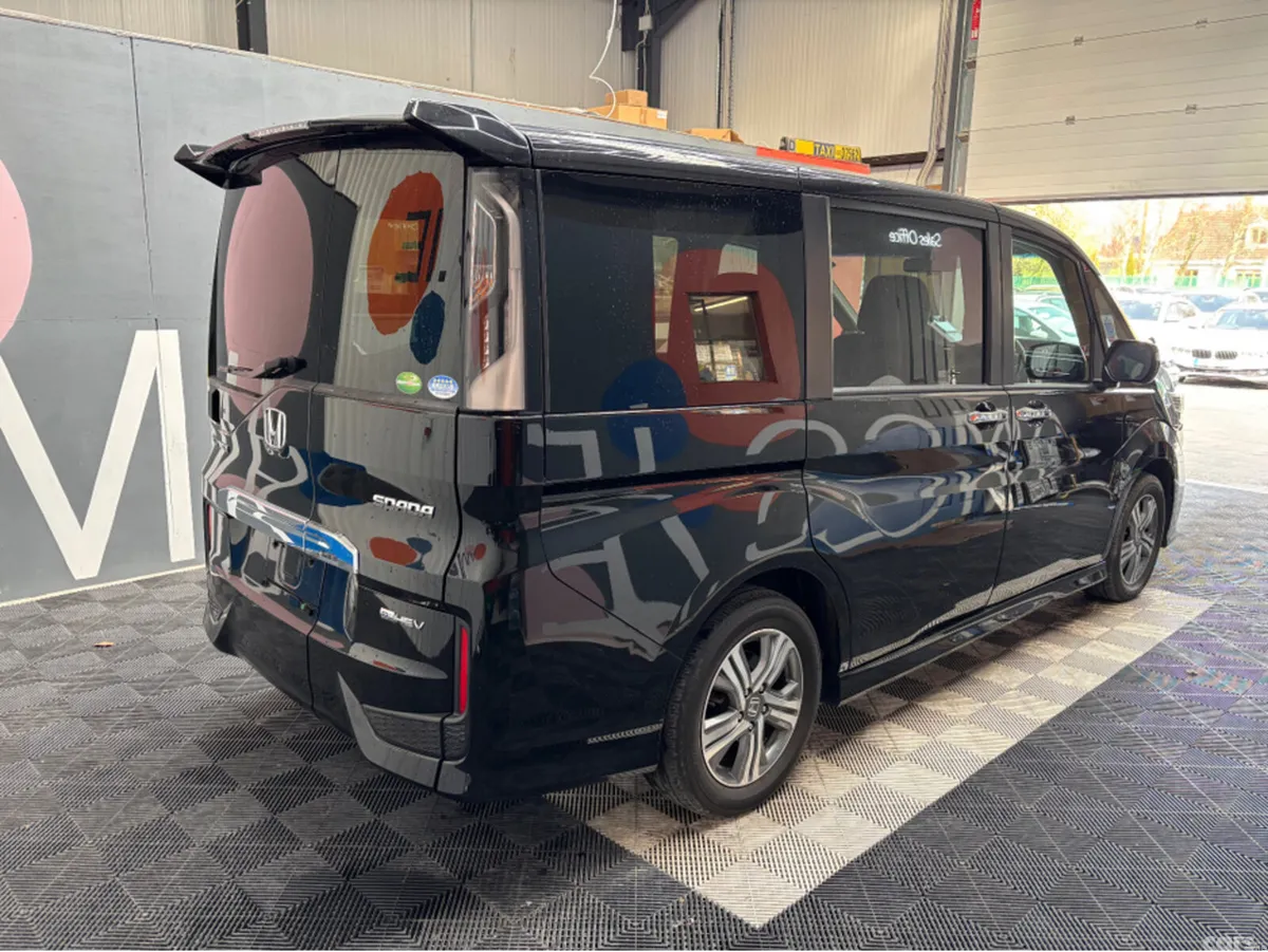 Honda Stepwagon MPV, Petrol Hybrid, 2021, Black