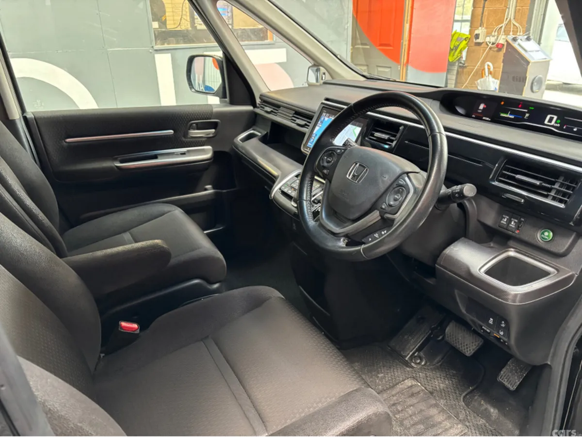 Honda Stepwagon MPV, Petrol Hybrid, 2021, Black