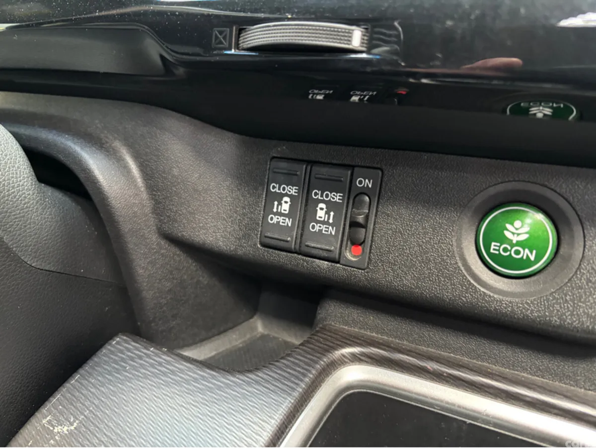Honda Stepwagon MPV, Petrol Hybrid, 2021, Black