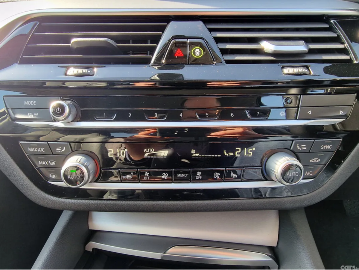 BMW 5-Series Saloon, Petrol Hybrid, 2022, Blue