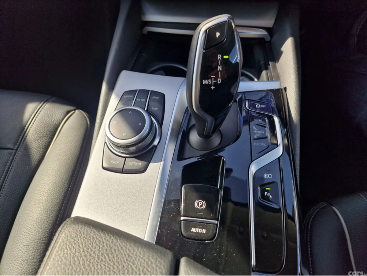 BMW 5-Series Saloon, Petrol Hybrid, 2022, Blue