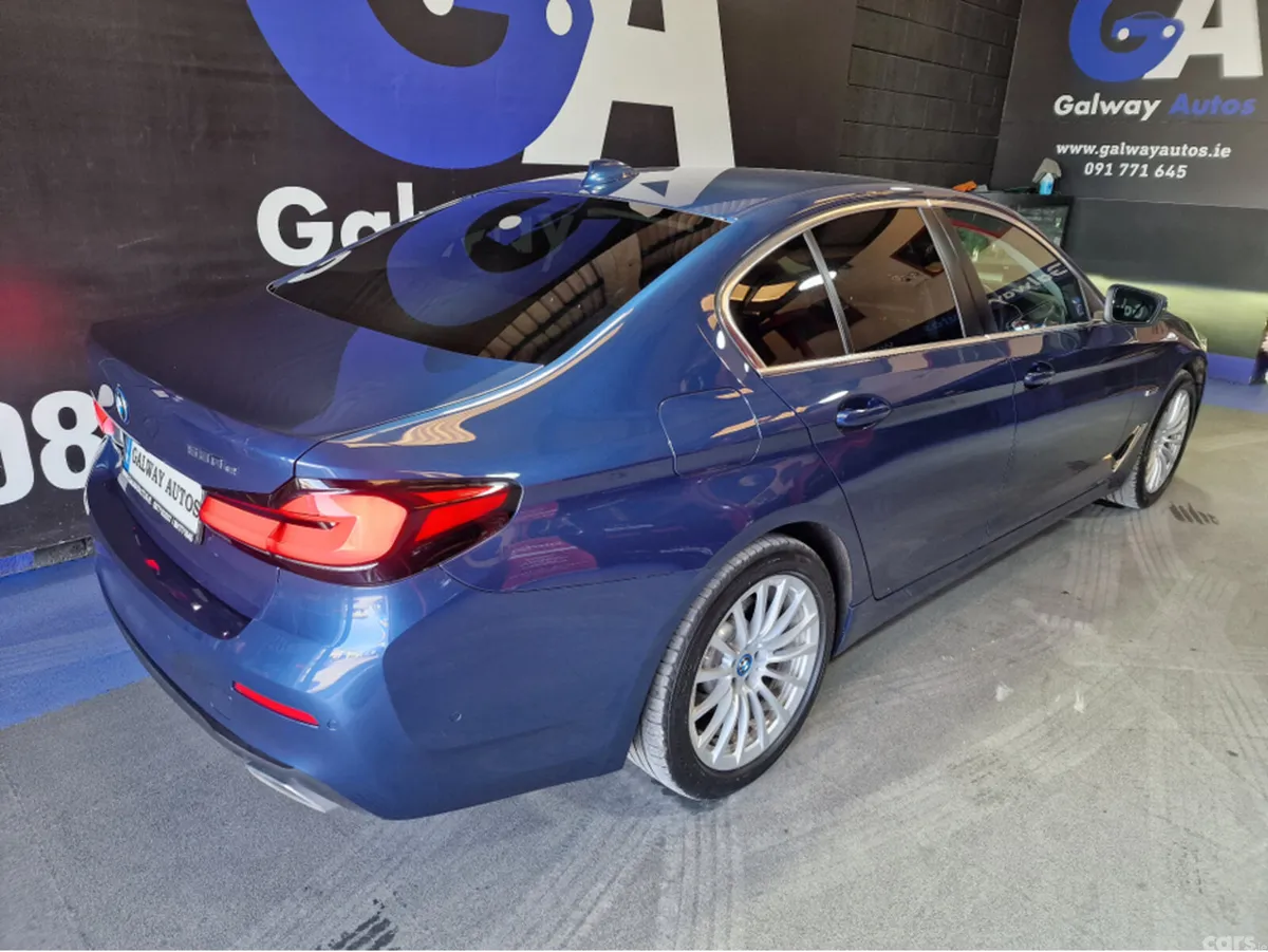 BMW 5-Series Saloon, Petrol Hybrid, 2022, Blue